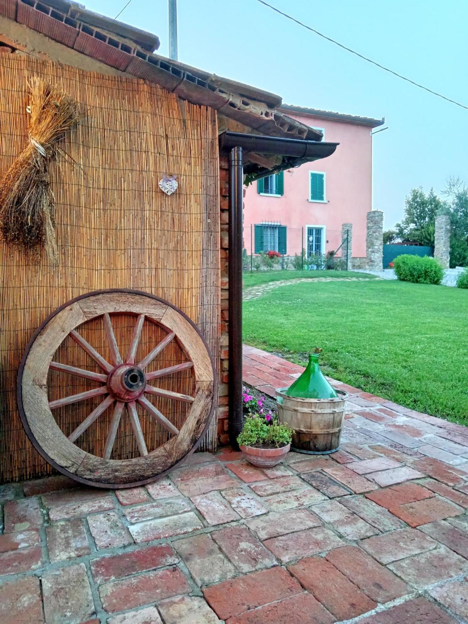 Casale - La Camera Di Leda Lamporecchio Exterior photo