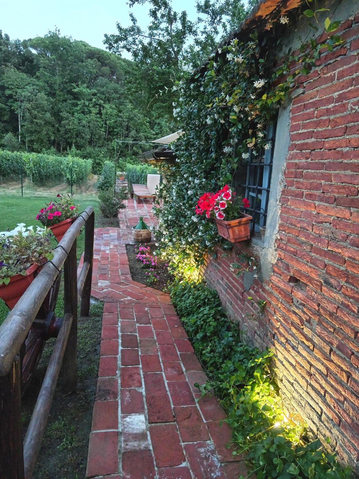 Casale - La Camera Di Leda Lamporecchio Exterior photo